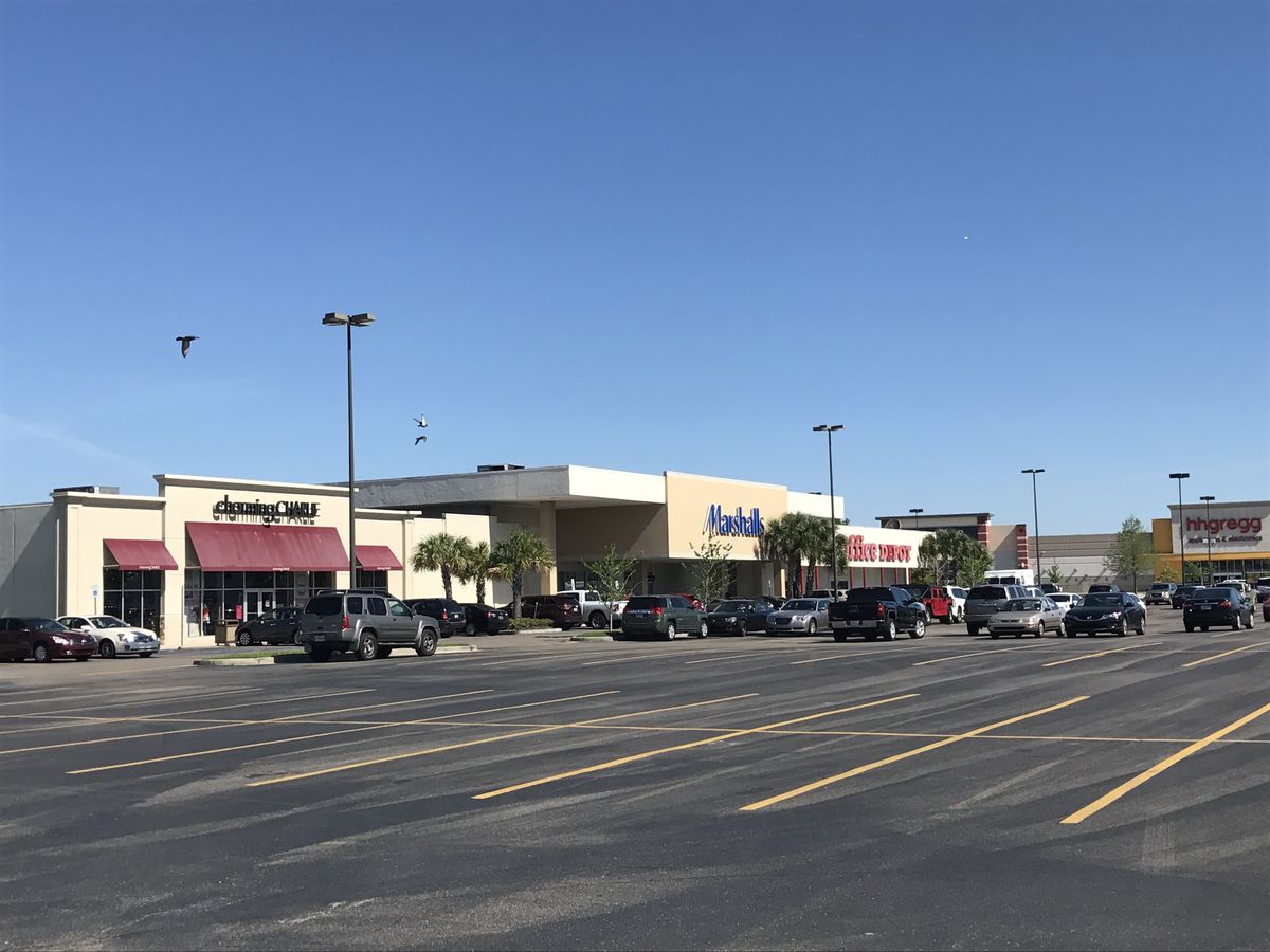 1500 Westbank Expressway, Harvey, LA - Shopping Center for Lease