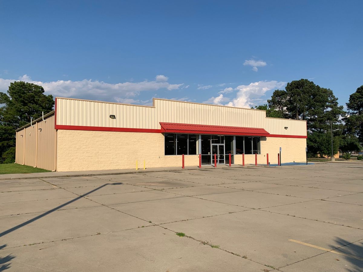 24613198 Family Dollar OIl City Front View 
