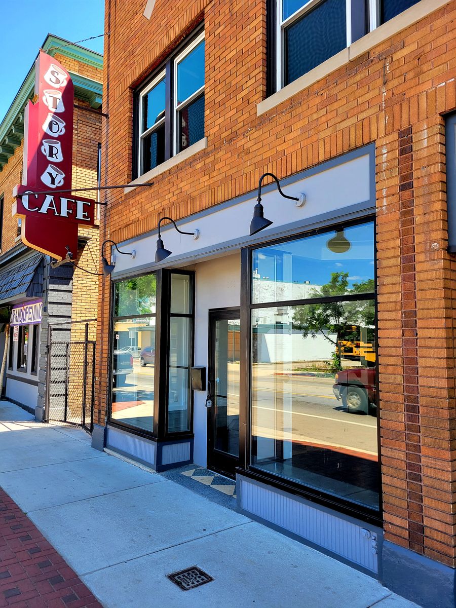 444 Leonard St Nw, Grand Rapids, Mi - Retail-commercial For Lease 