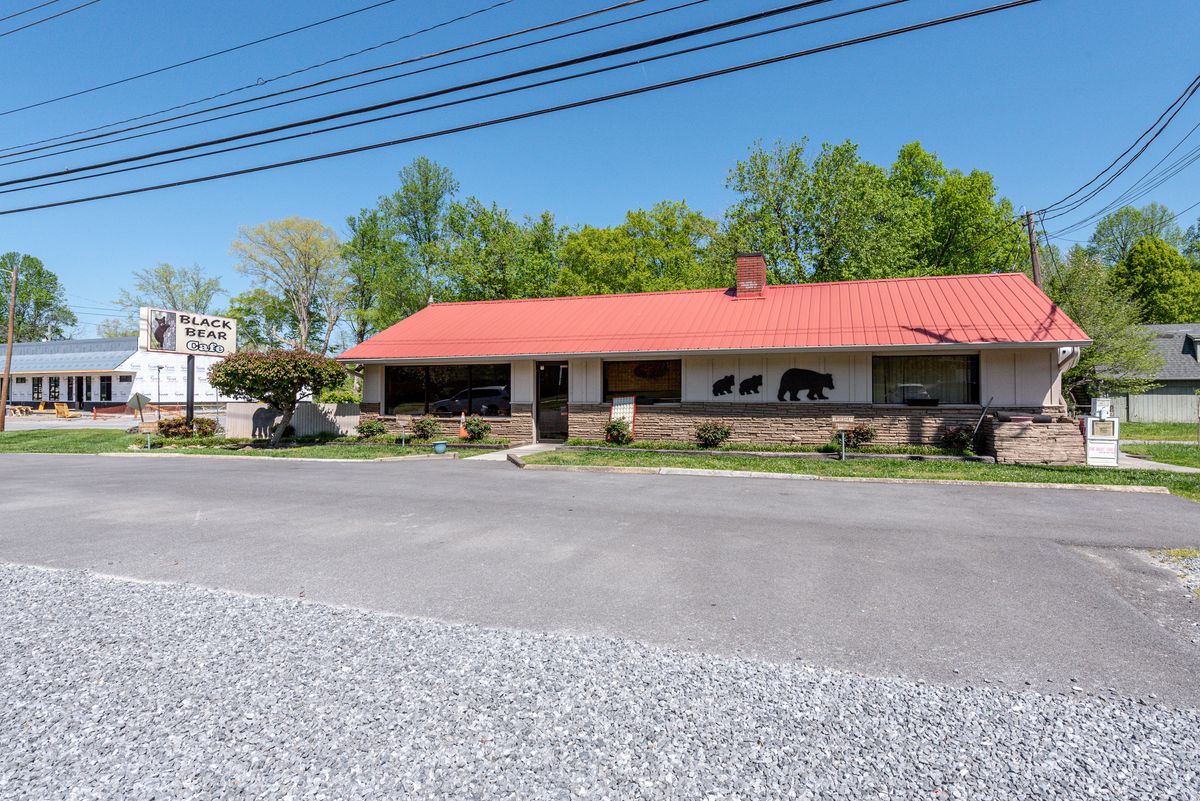 7621 E Lamar Alexander Pkwy, Townsend, TN - Business Opportunity for